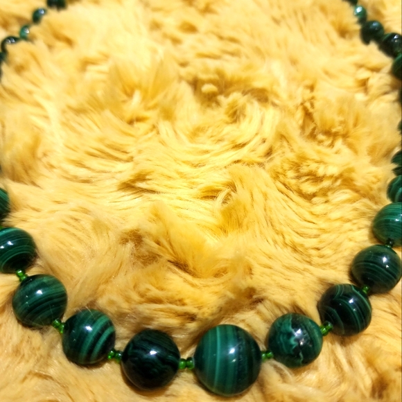 Vintage Malachite necklace - Picture 2 of 5